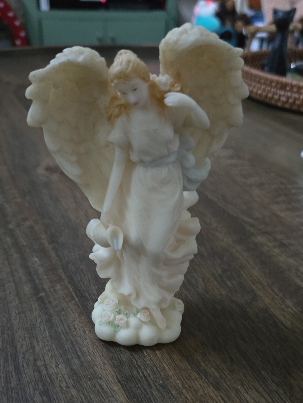 Vintage 1998 Ivory Angel Figurine Home Accent - Elegant Resin Statue